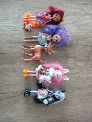 Lote Muñecas Enchantimals con Mascotas. 4€ sueltas