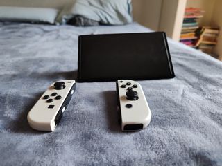 Nintendo Switch OLED - Bianco e Nero
