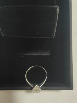 Anillo de compromiso con diamante 