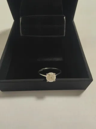 Anillo de compromiso con diamante 