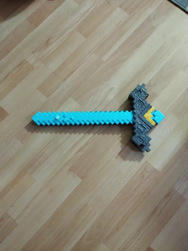Espada Hacha Minecraft Azul