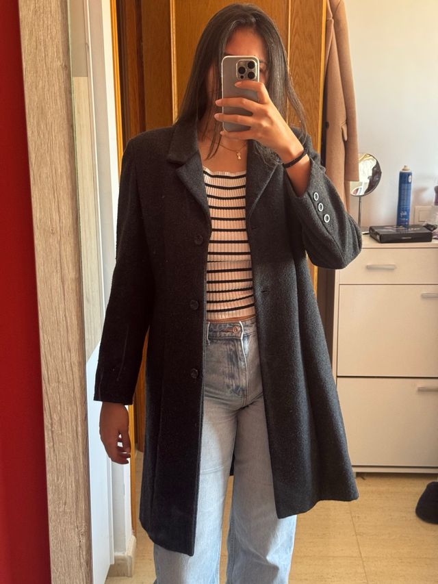 Abrigo gris elegante