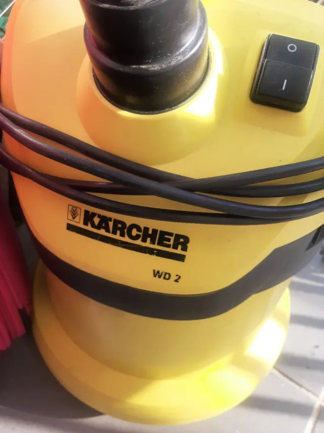Aspirador Karcher WD 2 Amarillo