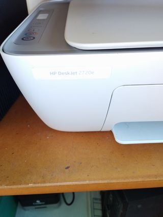 IMPRESORA HP DESKJET 2720e con cartuchos 