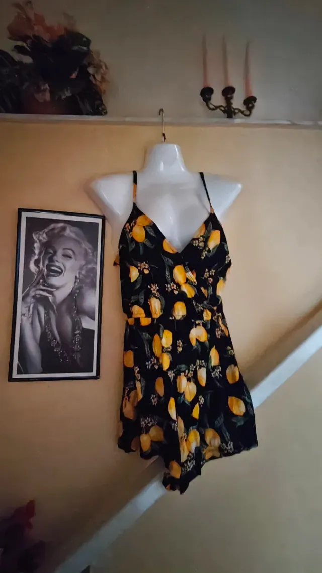 Vestitino estivo con stampa limoni