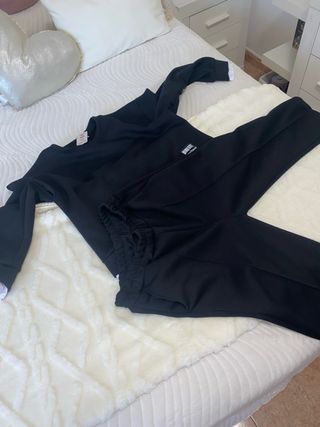 Conjunto chándal negro y blanco