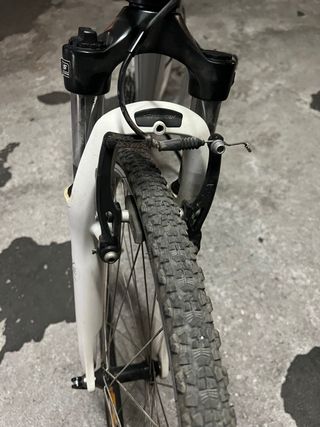 Bicicleta Mujer B'Twin Gris
necesita puesta apunto
