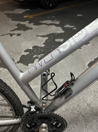 Bicicleta Mujer B'Twin Gris
necesita puesta apunto