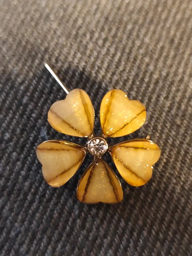 Broche Flor Antiguo Beige y Dorado