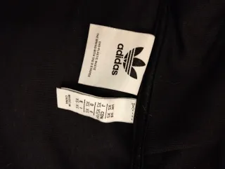 Chaqueta Adidas con capucha camuflaje