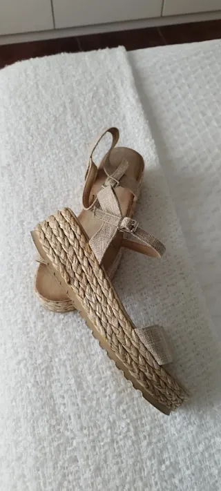 Sandalias esparto beige