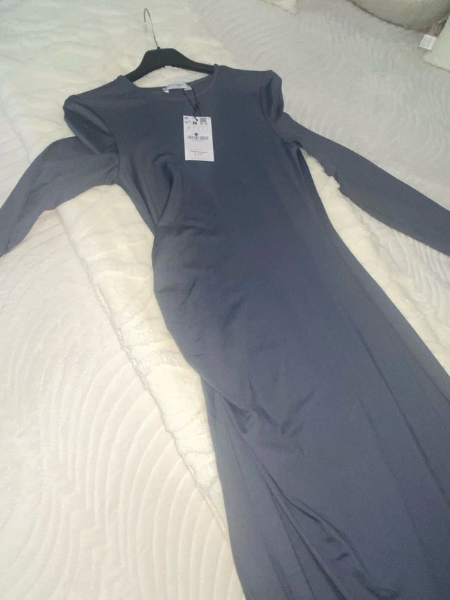 Vestido largo gris Stradivarius