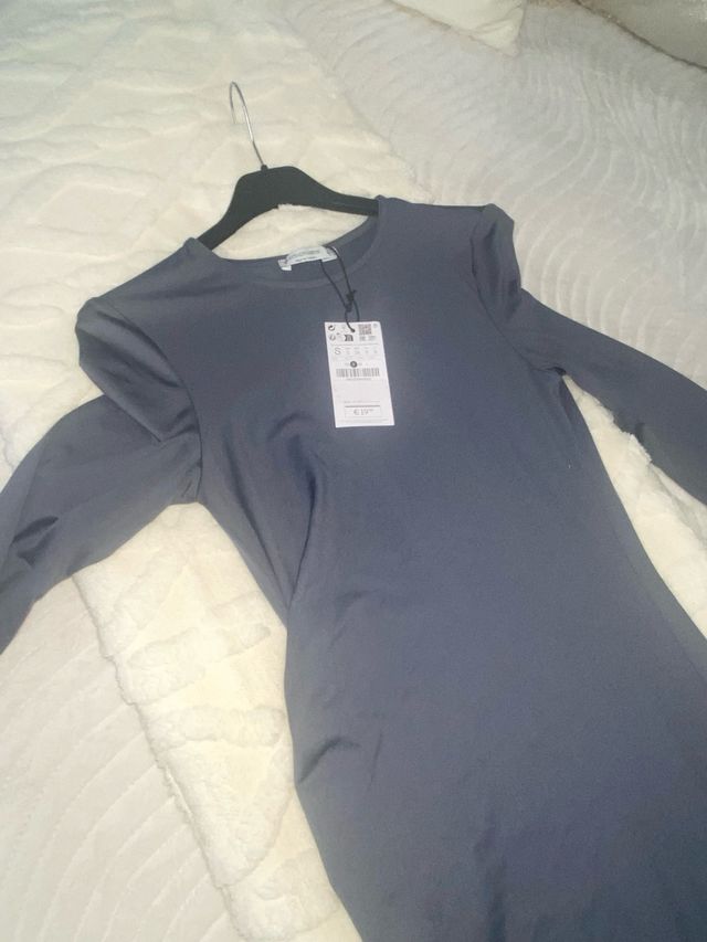 Vestido largo gris Stradivarius