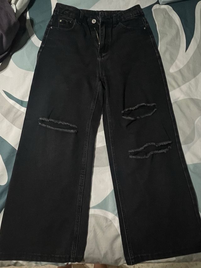 Vaqueros negros anchos rasgados