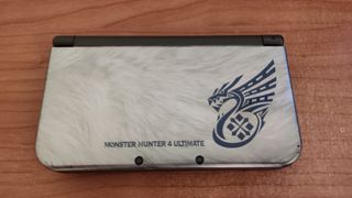 New Nintendo 3DS XL Monster Hunter 4 Ultimate