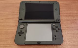 New Nintendo 3DS XL Monster Hunter 4 Ultimate