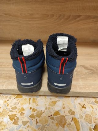 Botas de agua y nieve Quechua talla 33.