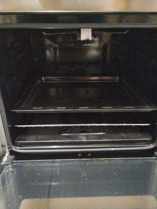 Cocina y horno de gas butano.