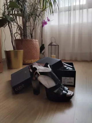 Sandalias Cuplé Piel Tacón Plataforma Negras T.39