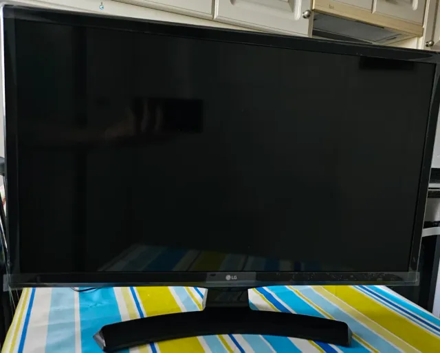 Televisor LG 24 LED 24TK410V en perfecto estado.