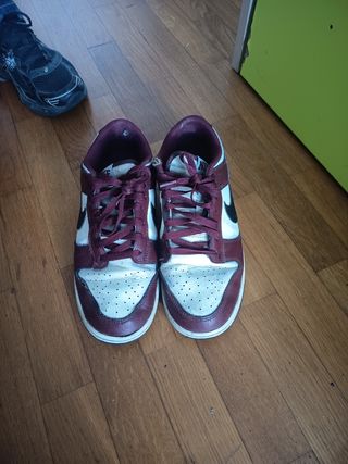 Nike Dunk Rojo y Blanco
