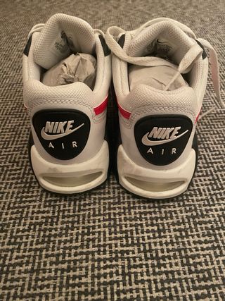 Deportivas Nike Air Max Blancas y Rojas