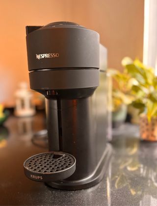 Cafetera Nespresso Vertuo Krups Negra