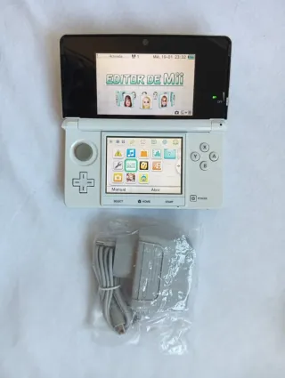 Nintendo 3DS Blanca + Cargador