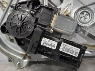 ELEVALUNAS DELANTERO DERECHO RENAULT MEGANE III B