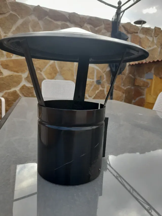 Caperuza chimenea leña metal negra
