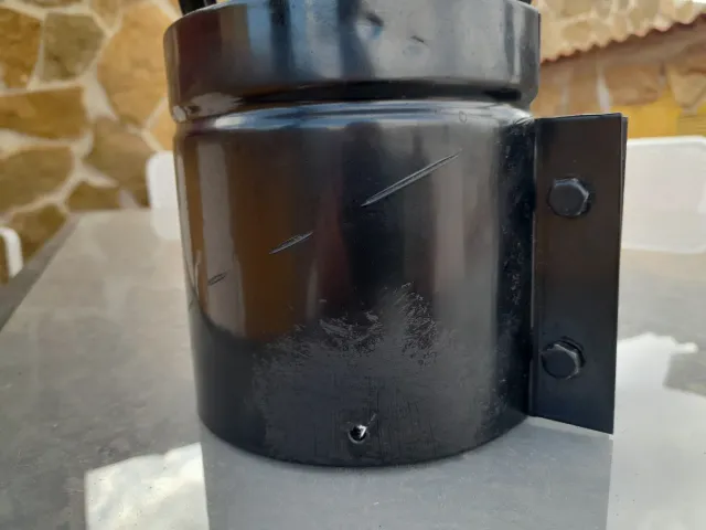 Caperuza chimenea leña metal negra