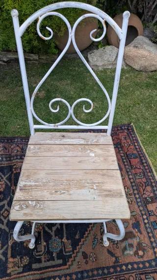 Pareja sillas forja y madera blancas