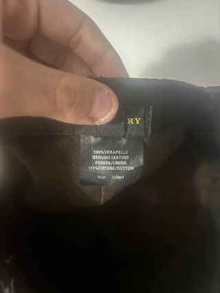 Gorra Burberry Cuadros Gris y Rojo