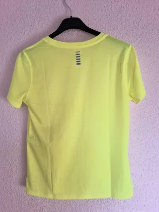 Camiseta Under Armour Mujer S Amarilla