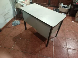 Mesa de despacho con 3 cajones