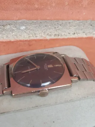 Reloj Festina de cuerda plateado