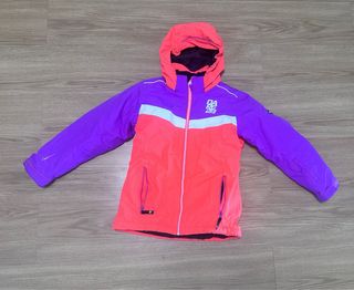 Chaqueta de esquí naranja y morada