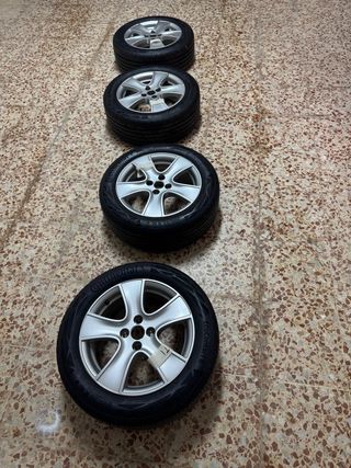 llantas Renault Clio 4