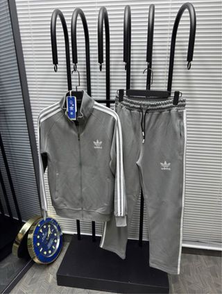 Chándal calidad!!!  Tallas:S-M-XXL