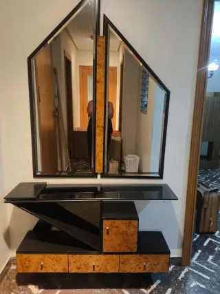 Mueble recibidor negro y madera con espejo. 105x40