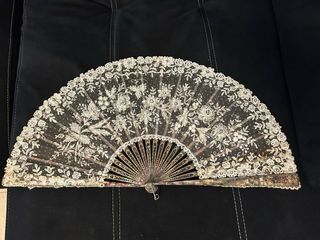 Abanico de encaje blanco 64 cm