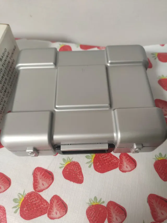 Radio AM/FM con Sintonización Motorizada