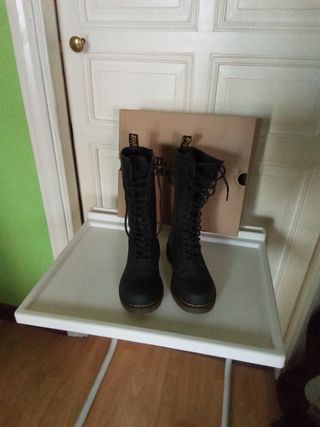 Botas clásicas Dr. Martens altas mujer, talla 34
