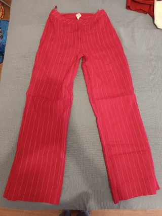 Pantalón ejecutivo rayas rojas