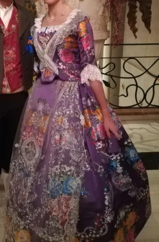 Traje de Fallera en tonos Morados