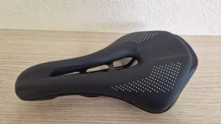 Sillín de bicicleta negro , muy cómodo 255x145mm