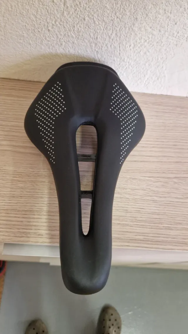 Sillín de bicicleta negro , muy cómodo 255x145mm