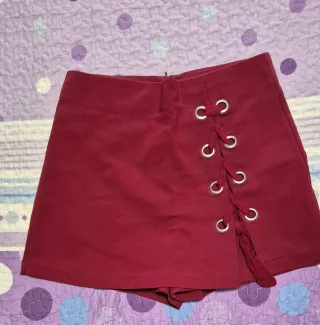 Falda pantalón roja con cordones