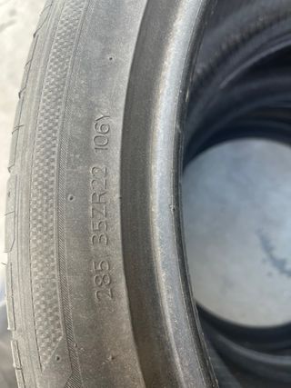 Neumáticos 285/35 R22 106Y  
4 neumáticos 100€ los