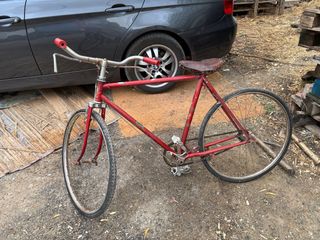 Bicicleta roja vintage